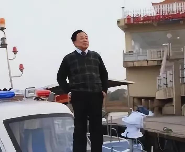 富豪养多个“老婆”每晚要“翻牌侍寝”？从劳动模范到全国通缉他都经历了什么（组图） - 11