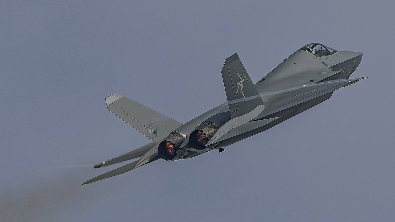 DeepSeek也能造飞机？内地航空首席专家：已引进AI研发新型战机（组图） - 1