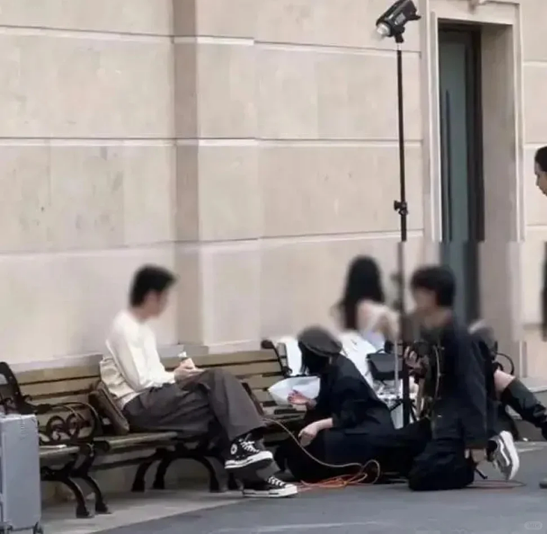 网红麦田被毁，迎客松被踩断：网红打卡，正在毁掉中国景区（组图） - 6