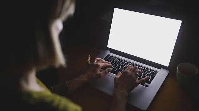 从远距离恋爱到亡夫的告别——四个与Skype有关的故事(组图) - 3