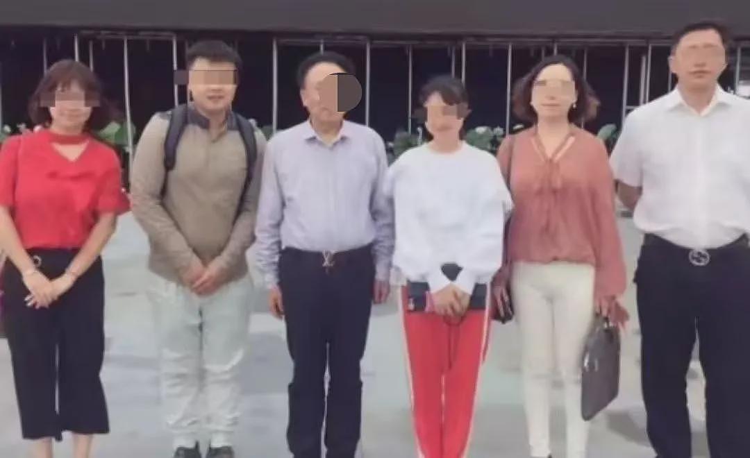 富豪养多个“老婆”每晚要“翻牌侍寝”？从劳动模范到全国通缉他都经历了什么（组图） - 16