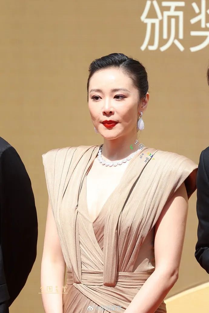 分手风波后首亮相，关晓彤彻底黑化……（组图） - 10