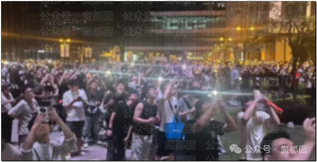 热搜第一!西安夜空不明物是什么?萤火虫漫展场外事件全解析(视频/组图) - 27