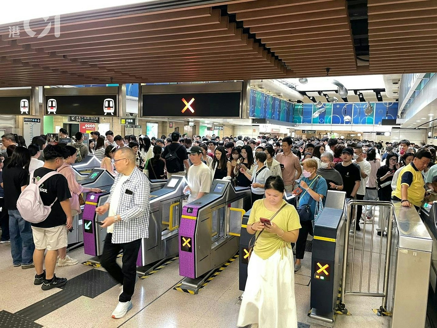 内地客穷游？去食店拒达最低消费：我们不服！1招摆烂店方惨了（组图） - 6