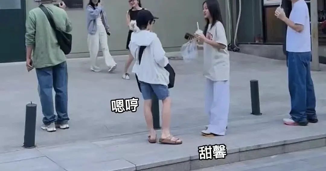 热搜炸了！贾乃亮和李小璐偷偷复合了？（组图） - 4