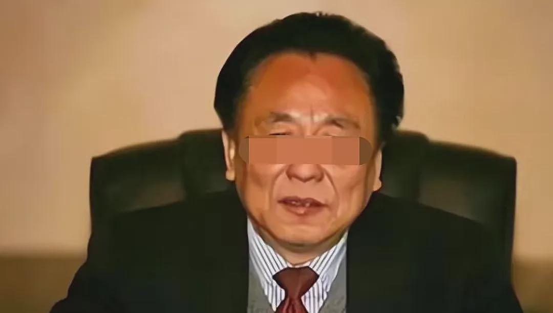 富豪养多个“老婆”每晚要“翻牌侍寝”？从劳动模范到全国通缉他都经历了什么（组图） - 3