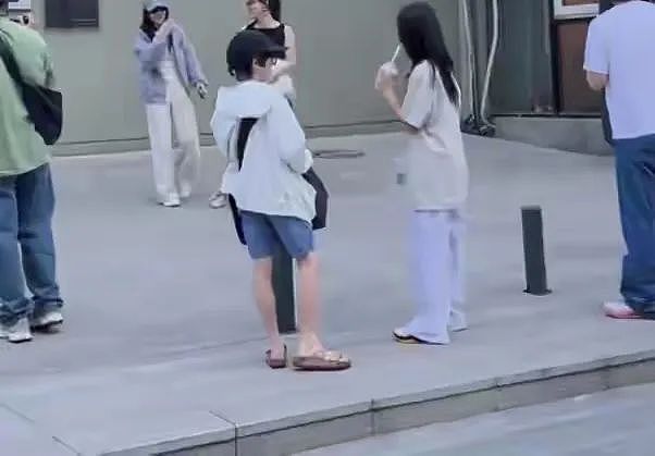 热搜炸了！贾乃亮和李小璐偷偷复合了？（组图） - 11