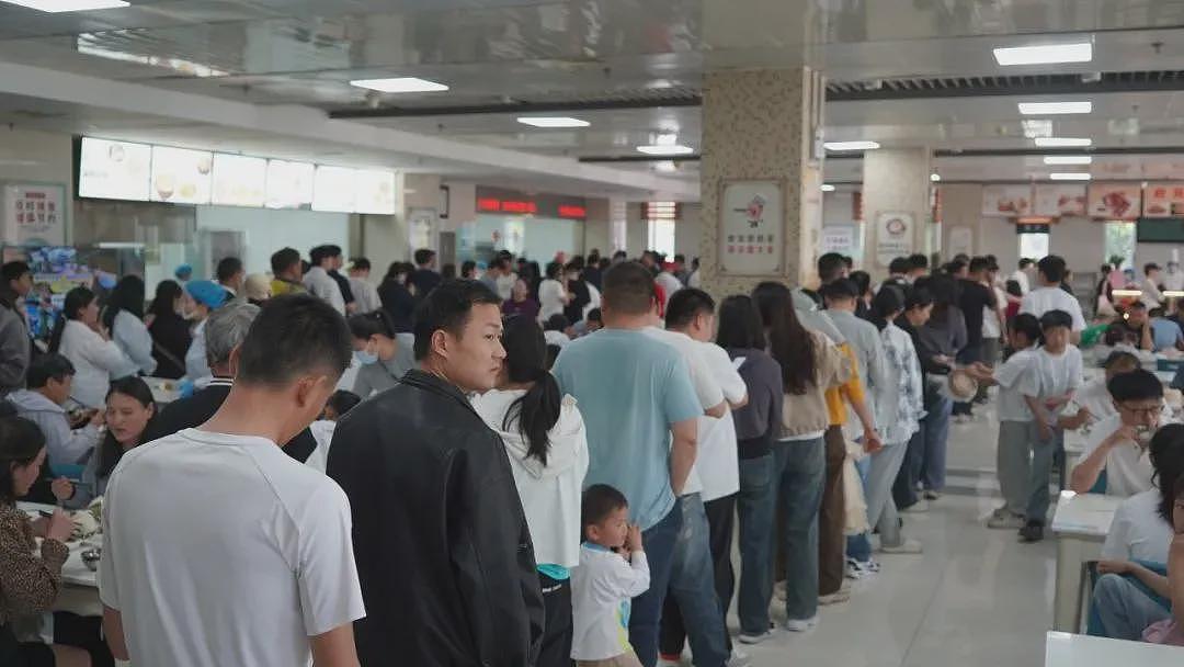 江苏两地开放政府食堂,有外地游客给了100分(组图) - 2