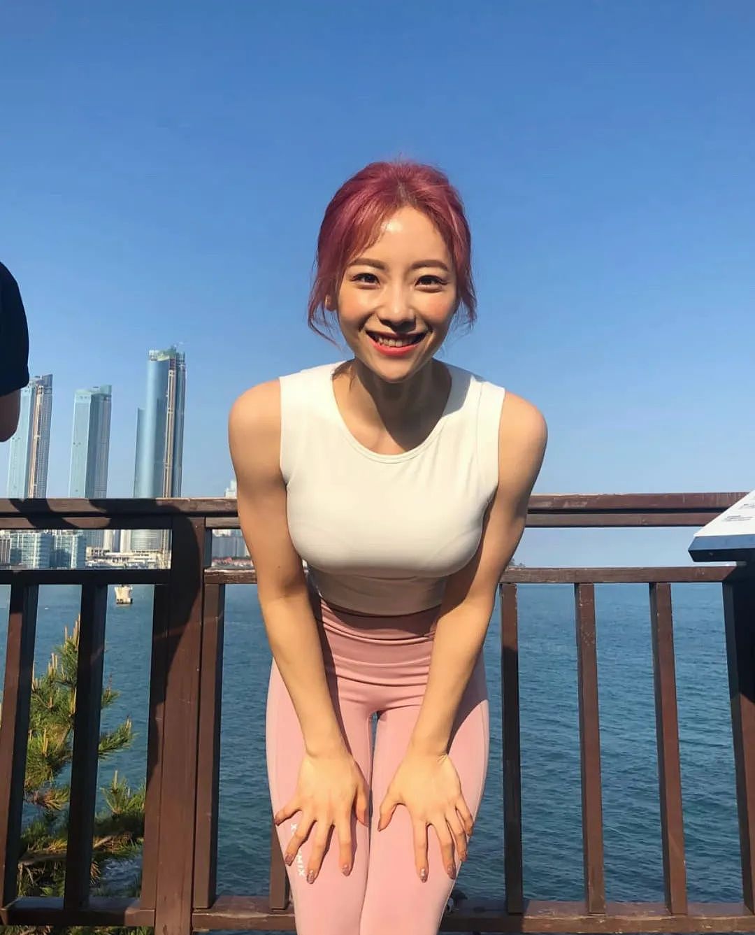 【美女】炸裂!韩国普拉提小姐姐一招引爆全网,这“致命身材”直接鲨疯啦(组图) - 38