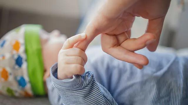 外媒：俄罗斯向年轻母亲提供生育补贴引发争议（组图） - 2