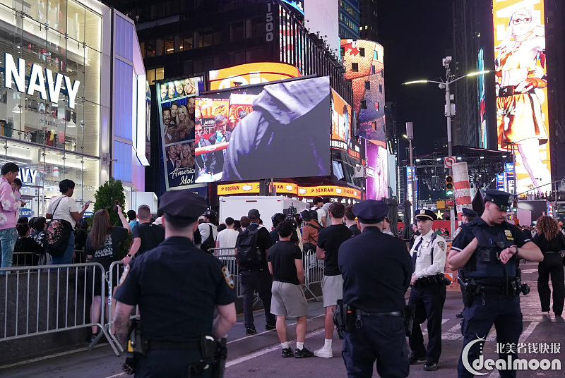 时代广场黑帮群殴警察遭围观!头目仅12岁,逮捕即放,回家找妈妈(组图) - 4
