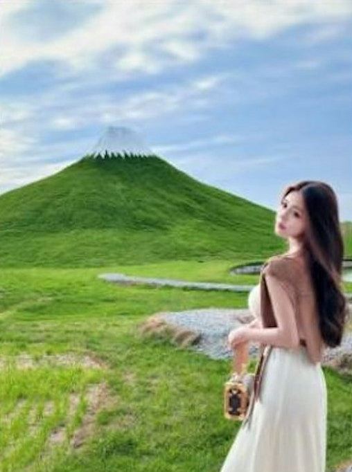 土堆涂白漆!河北“山寨富士山”成五一热门景点,门票乘机加价挨轰(组图) - 4