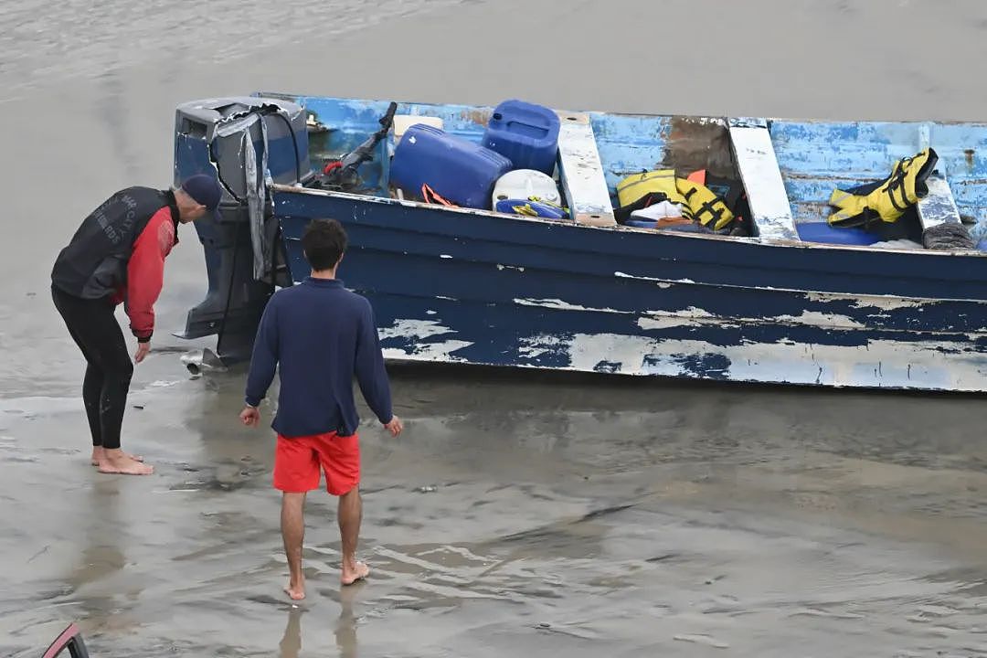 3死9失踪，渔船翻覆！豪华游艇沉没，网红高呼：“泰坦尼克重现”（组图） - 1