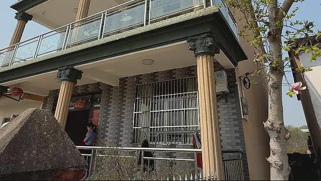 全家“吸血”!瘫痪哥哥惨死破屋,弟弟冒领58万工伤金买豪车(组图) - 7