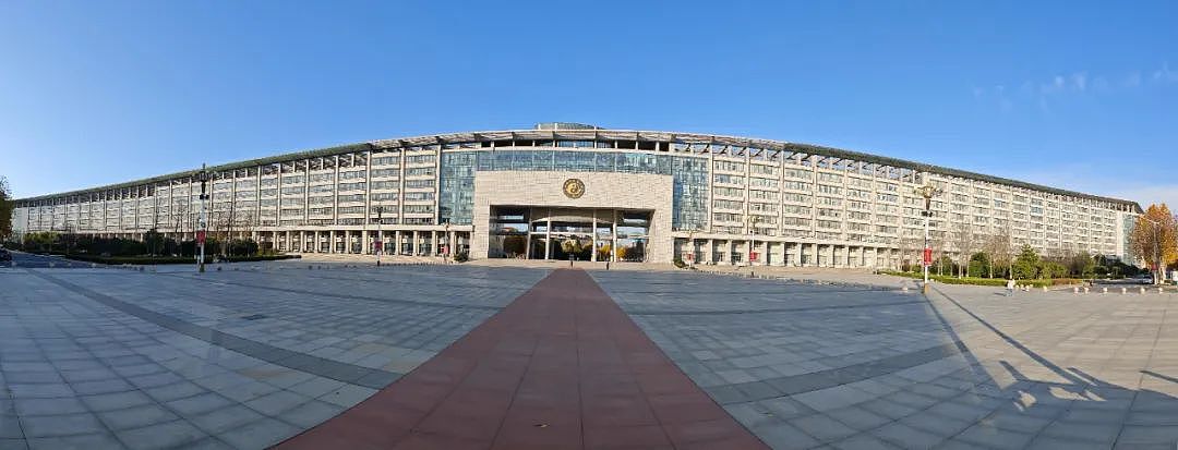 太逆天了!中国这座教学楼以736米的长度喜提“亚洲第一长”!网友:世界上最遥远的距离又出现了(组图) - 8