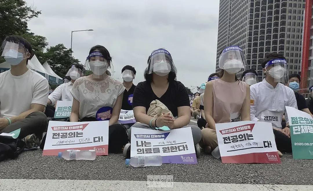 董小姐撕开了“4+4”黑幕的冰山一角...（组图） - 4