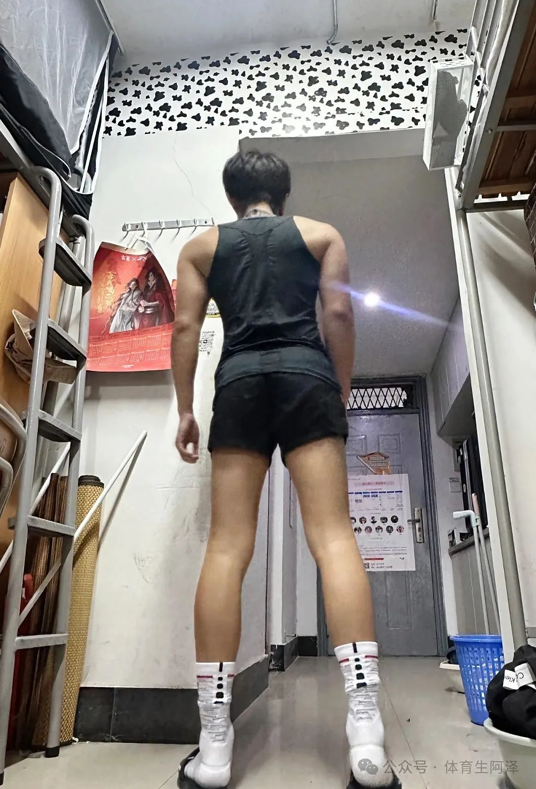 【帅哥】185男大健身博主，拍照姿势太诱惑，网友：是懂的诱惑通讯录的...（组图） - 7