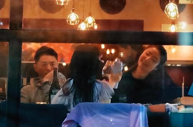 林心如霍建华带女儿出门，霍建华变成“女儿控”，8岁小海豚可爱（组图） - 7
