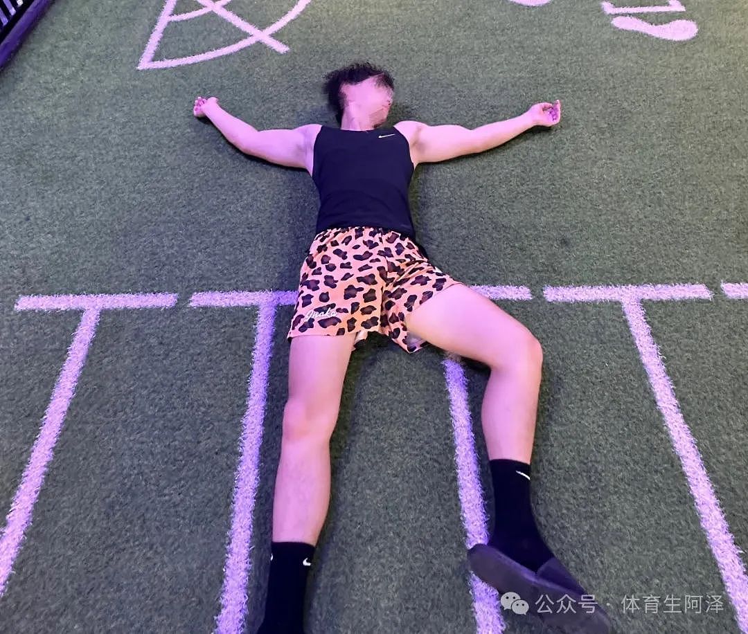 【帅哥】185男大健身博主，拍照姿势太诱惑，网友：是懂的诱惑通讯录的...（组图） - 2