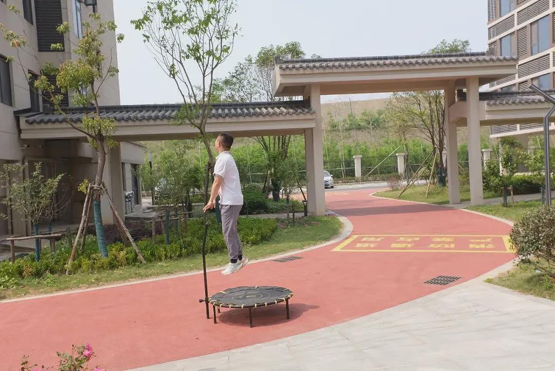一群孤独症青年在老师的指导下过上集体生活(组图) - 6