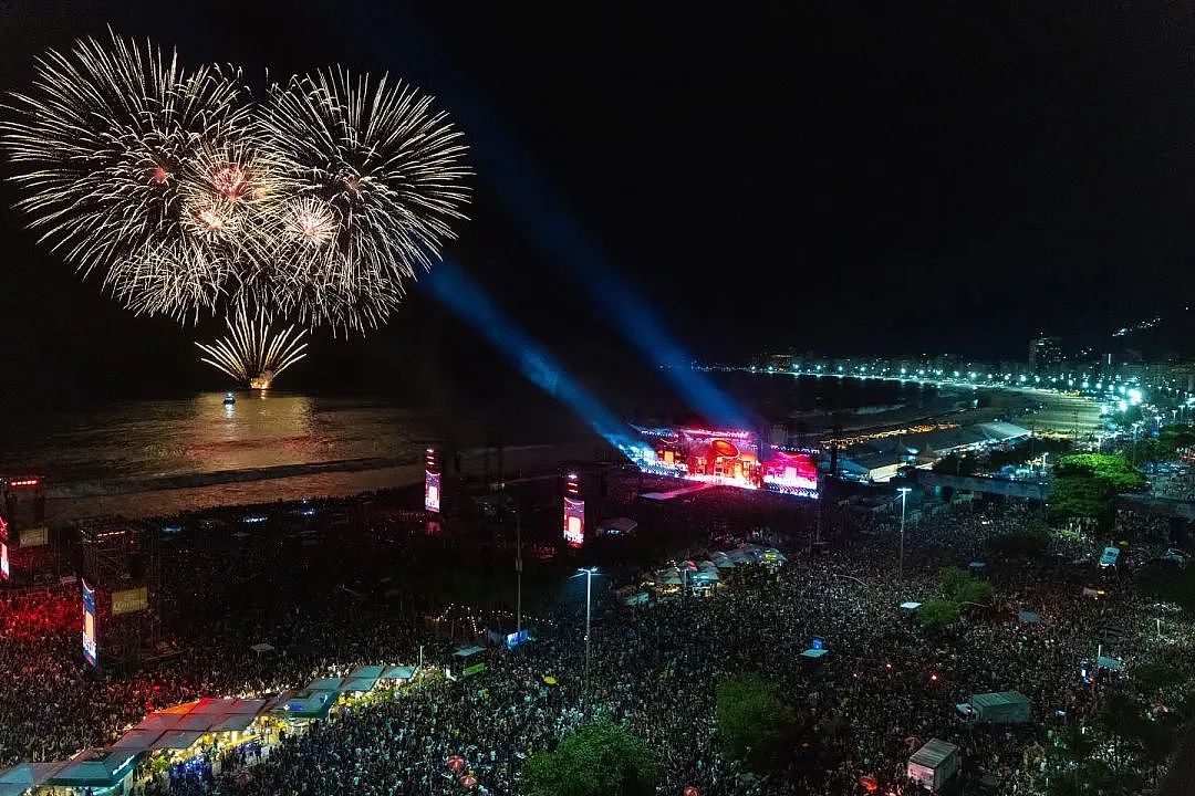 Lady Gaga巴西200多万人演唱会遭炸弹袭击威胁！警方已逮捕两人（组图） - 4