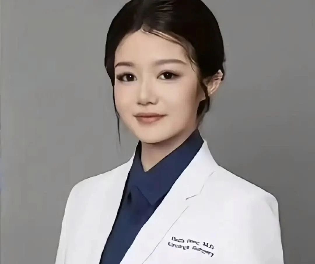 董小姐撕开了“4+4”黑幕的冰山一角...（组图） - 1