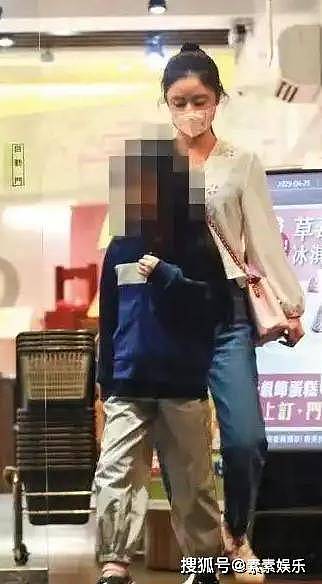 林心如霍建华带女儿出门，霍建华变成“女儿控”，8岁小海豚可爱（组图） - 5