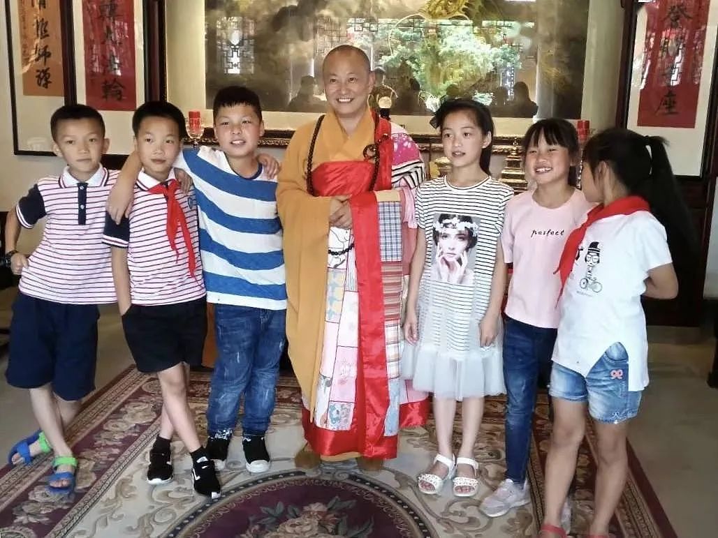 08年地震，一和尚连破杀生、荤腥、女色三戒，寺庙迎来108名罗汉娃，如今怎样了（组图） - 10