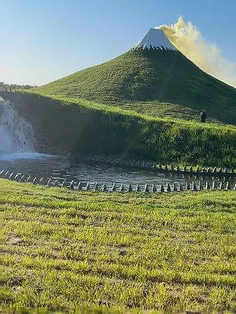 中国山寨富士山爆红， “土堆涂白漆” 网友怒批（组图） - 4