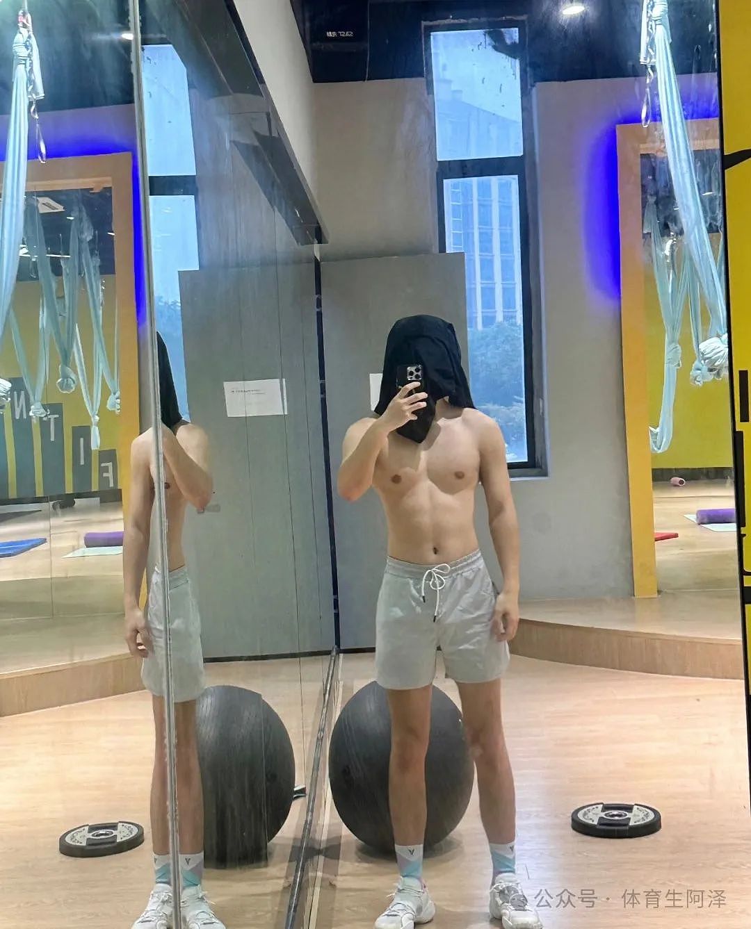【帅哥】185男大健身博主，拍照姿势太诱惑，网友：是懂的诱惑通讯录的...（组图） - 9