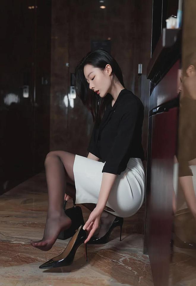 【美女】妹子身材高挑,性感妩媚,不一样的视觉享受,这谁看了不喜欢(组图) - 1