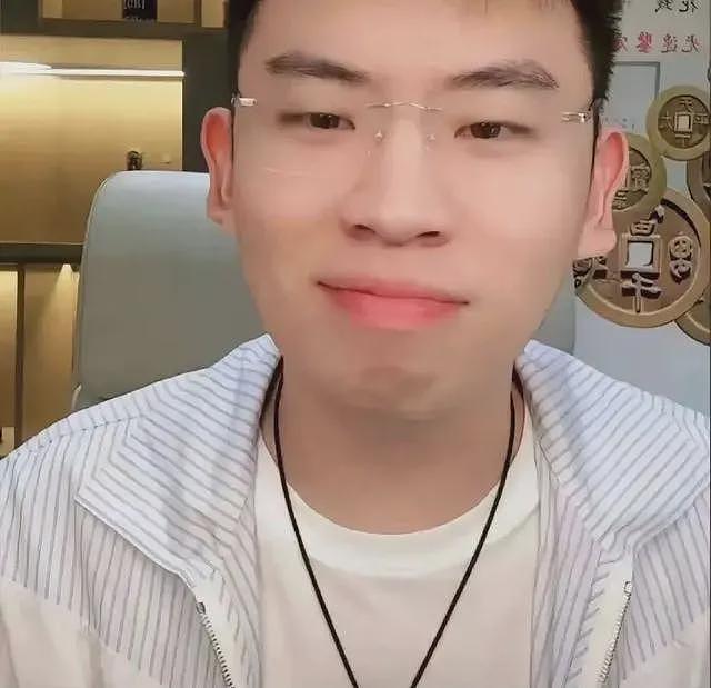“听泉赏宝”首谈学历风波:我已经到了普通人的极限,不靠直播吃饭...(组图) - 3