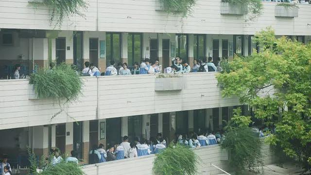 中国高中生恢复周末双休日为何阻力重重（组图） - 2