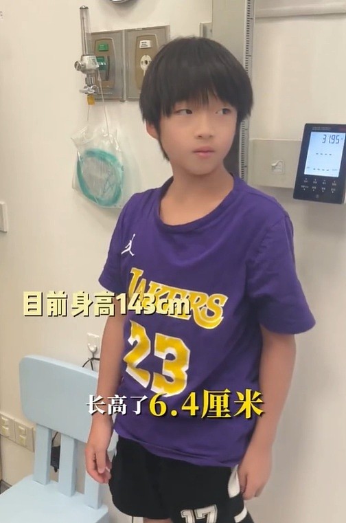 邹市明冉莹颖儿子打生长激素，半年长高6.4厘米！此前曾称想长到180厘米（组图） - 1