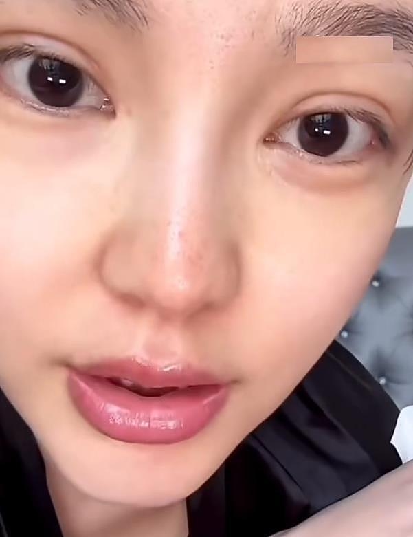 周扬青素颜直播，希望女生不要太焦虑，认为外貌是最不中用的（组图） - 3