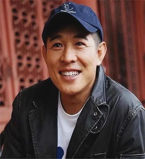 1999年李连杰迎娶利智，港媒10字嘲讽：情义千斤，不敌胸脯四两（组图） - 35