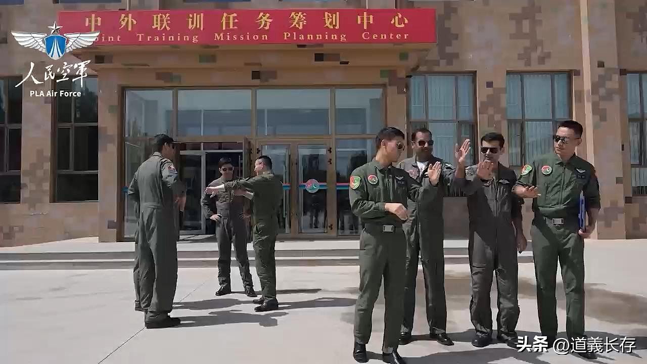 谁更强？巴铁空军眼中的中印战机飞行员水平（组图） - 9