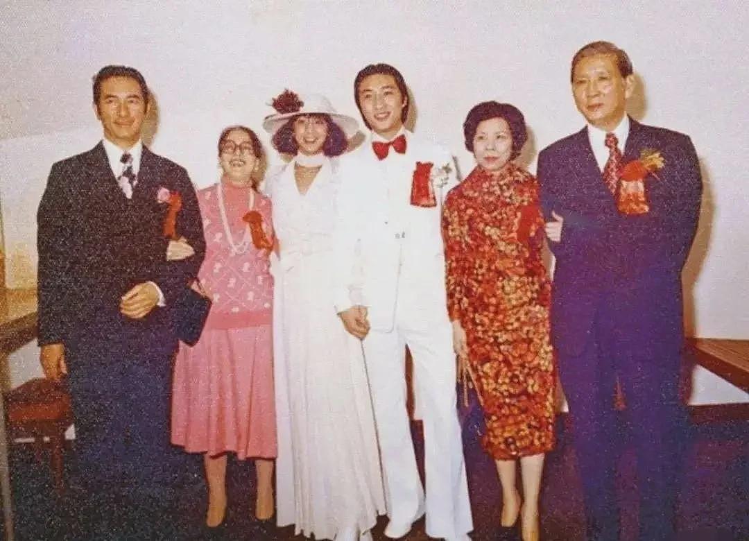 被亲爹何鸿燊坑惨的顶级白富美,疯癫流浪20年,死后连块墓碑都没有(组图) - 19