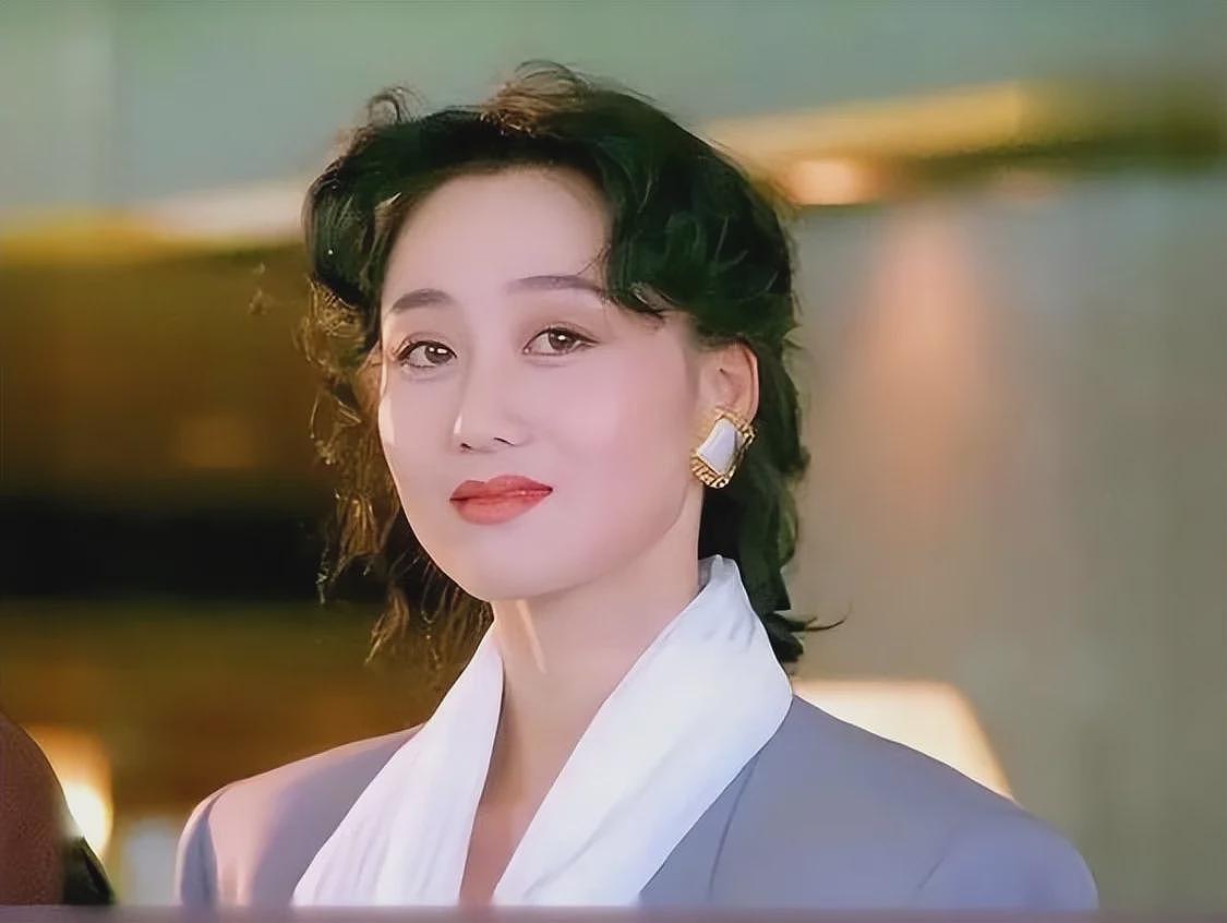 1999年李连杰迎娶利智，港媒10字嘲讽：情义千斤，不敌胸脯四两（组图） - 25