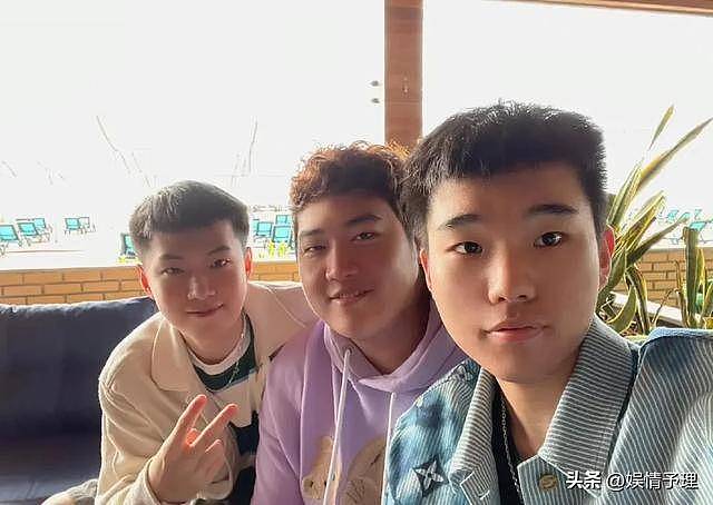 赵心童夺冠与女友合影，家世都不一般（组图） - 4
