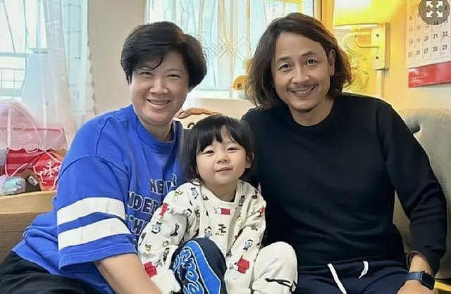 香港男星58岁妻子再次怀孕，花20万港币人工受孕（组图） - 3