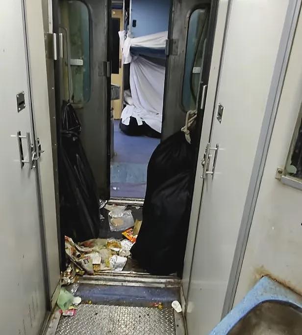 印度坐15小时卧铺,老哥直接熏出呼吸道感染?他吐槽反被网友怼:咋这样黑印度(组图) - 7