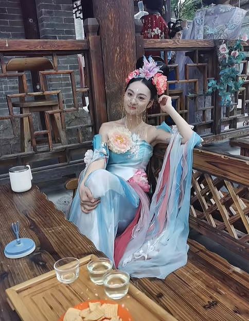 洛阳古城“天女散花”名场面冲上热搜！网友：演员肌肉发达，怀疑是男的...（视频/组图） - 16