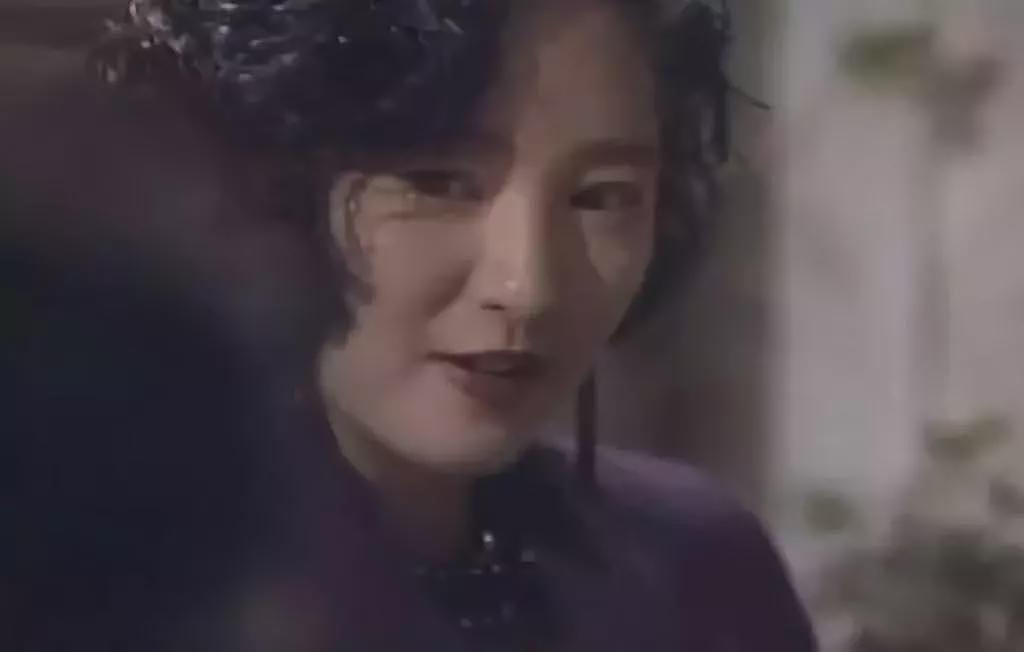 童年女神爱上大叔！17岁怀孕当小三，21岁生二胎被骗婚，今脱离渣男终于活明白了？（组图） - 25