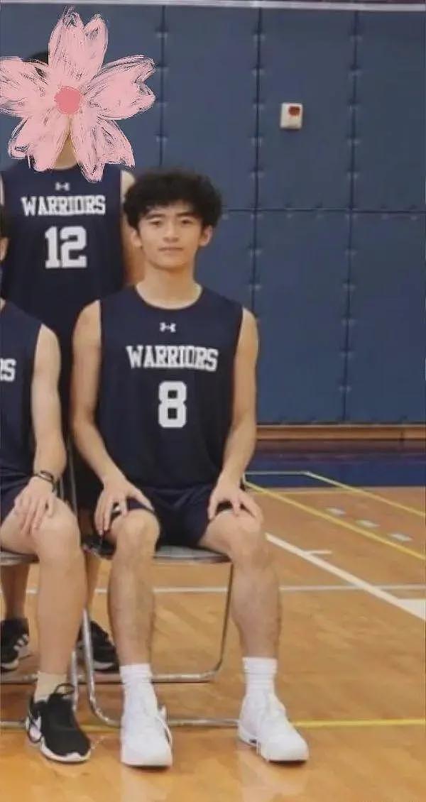 18岁李嫣疑亮相谢霆锋演唱会,和Lucas同框无交流,嘴巴太有辨识度(组图) - 3