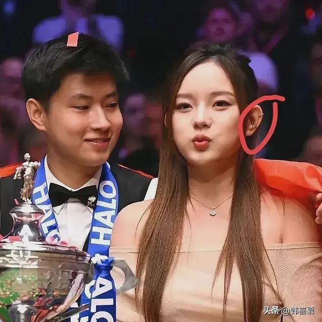 赵心童斯诺克夺冠引关注,其女友身份曝光:英国华裔,低谷期前女友分手,父母实力雄厚(组图) - 6