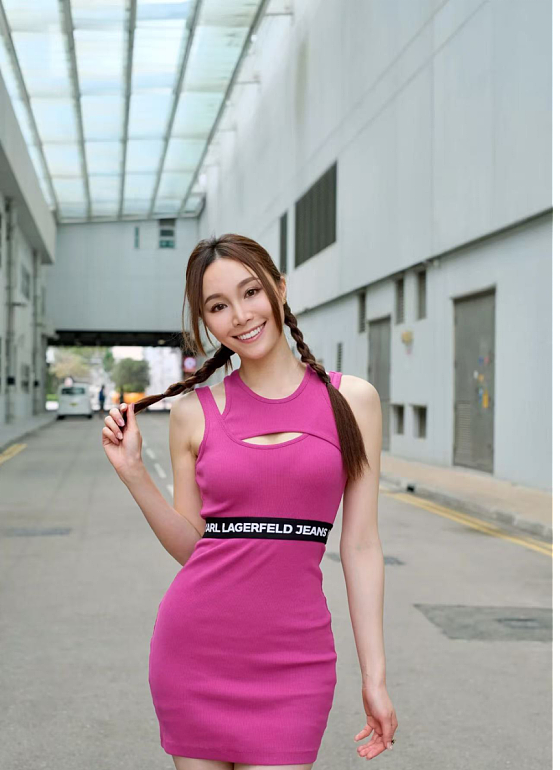 TVB“御用姣精”新剧艳压全场，42寸美腿PK高海宁，姑姑是港影女神（组图） - 5
