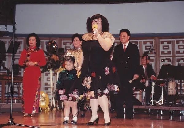 沈殿霞病逝17年,独生女败光家产成最惨星二代?继承6000万后,她经历了什么?(组图) - 7