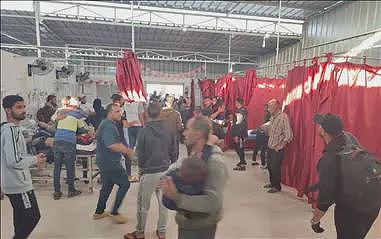以军空袭加沙一难民营学校，已致17人死亡（图） - 1
