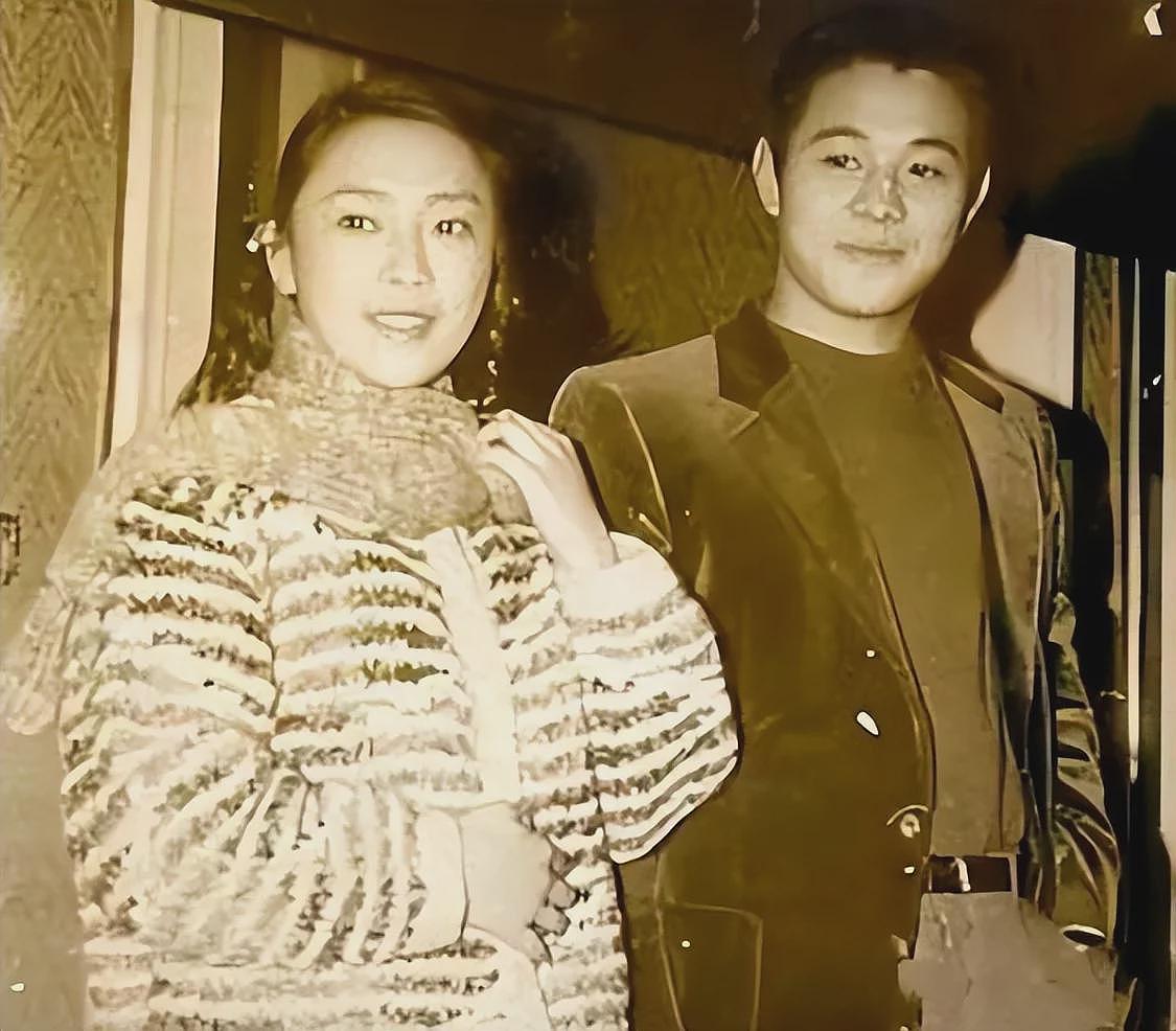 1999年李连杰迎娶利智，港媒10字嘲讽：情义千斤，不敌胸脯四两（组图） - 29
